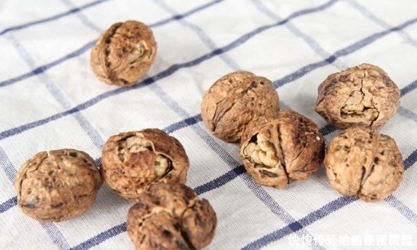 不饱和脂肪酸|吃核桃可以补脑吗?我们该选择早上还是晚上吃核桃?