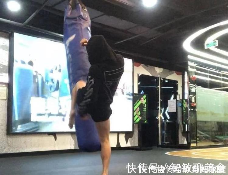 驻颜有术|46岁大叔健身多年,驻颜有术,肌肉壮硕颜值很高,硬拉180公斤