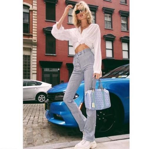 性价比|性价比高的基础款分享,几种牛仔裤的搭配选择,有没有你喜欢的?