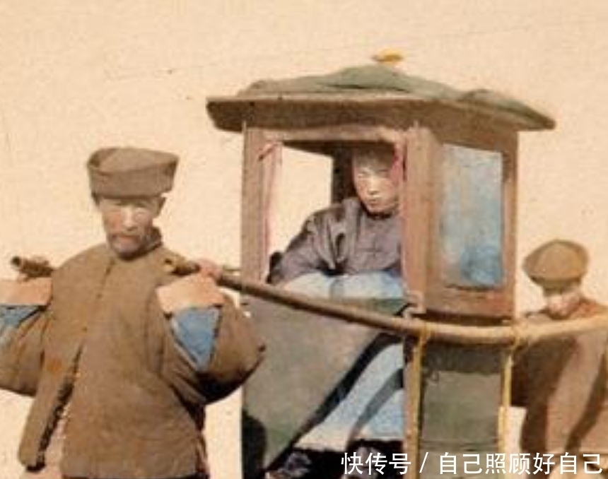 宫女|1893年清朝彩照：紫禁城里的美丽宫女，华衣锦服的清秀僧人！