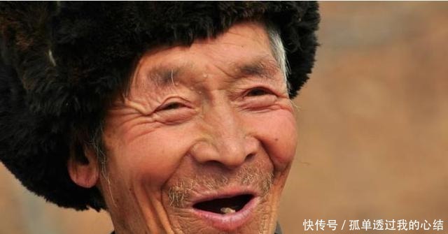 专家|老农拿祖传宝刀鉴宝,专家看到四个字敢问家父是!