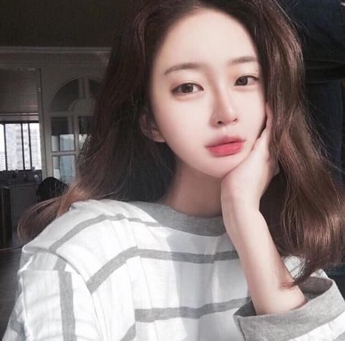 头发“吹干”和“自然干”哪个好95%的人都做错了,难怪头油脱发