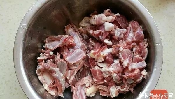 羊肉别再直接炖了, 多加这一步, 羊肉汤鲜还没膻味