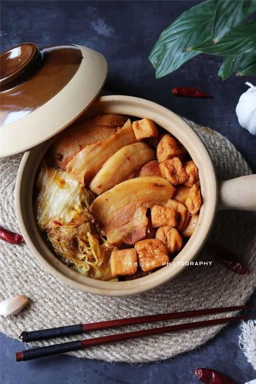 天冷了,多给家人做这锅白菜煲,热乎乎一大锅,上桌汁都抢着吃!!!