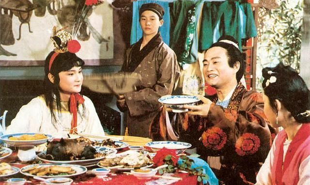 贾府|做了多年的贤德妃,贾元春为啥没怀上皇子?曹雪芹写得很含蓄