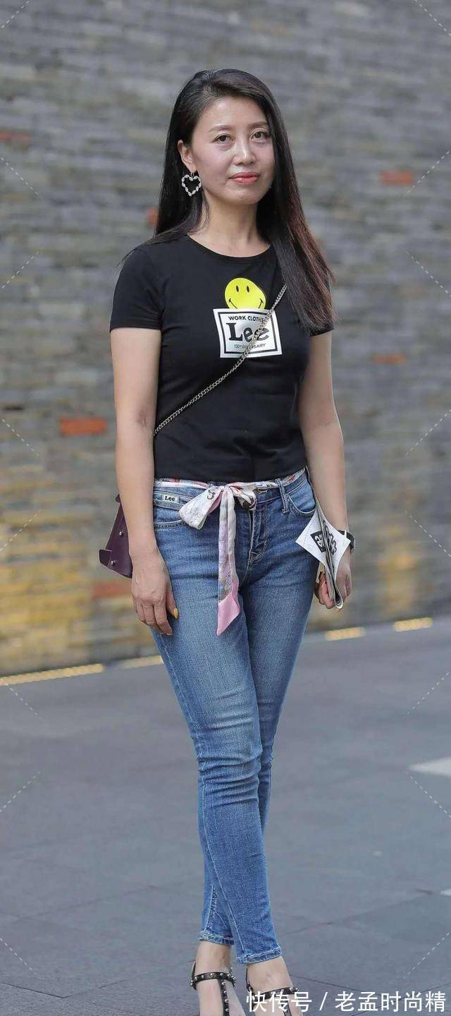 穿搭 修身牛仔裤的穿搭模板,时髦休闲又减龄,让造型一次美个够
