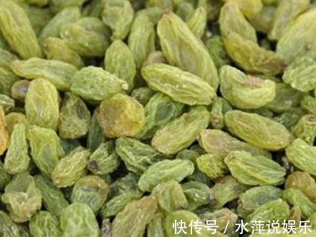 葡萄干|女人来“大姨妈”时，尽量多吃4种食物，排出污血，子宫更健康
