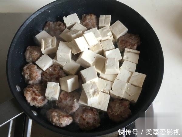 爱吃豆腐，这一个新招，你可得记住，简单又好吃，怎么吃都不腻