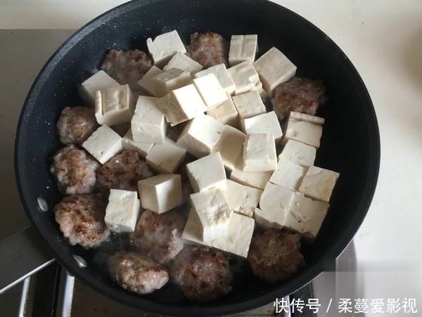 爱吃豆腐,这一个新招,你可得记住,简单又好吃,怎么吃都不腻