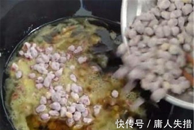 花生|花生新做法！打一个鸡蛋在花生里，做好后全家都看懵了！