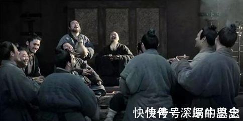 南子&女子拒绝与孔子共乘一车,孔子气愤说出一句名言,她被骂2000多年