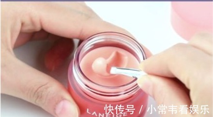 唇线笔 涂口红老是掉色?记住5个步骤,让唇妆保持的更加持久