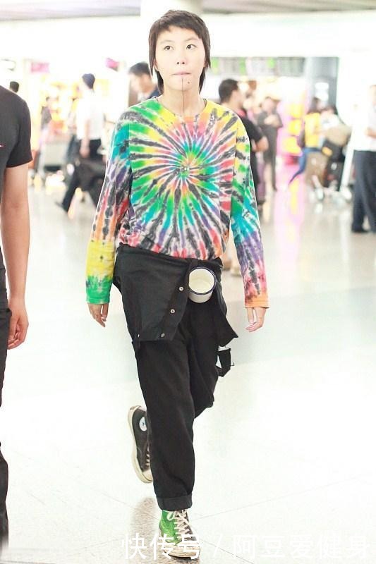 冷热变幻的早秋时节，让这些扎染单品给你带来惊喜，穿出高级感