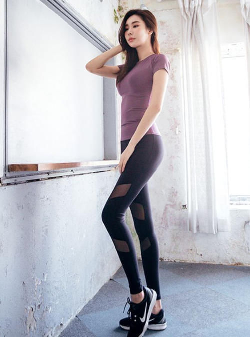 女神穿搭:小姐姐爱穿精致甜美的紧身打底裤,轻松释放女神气场!