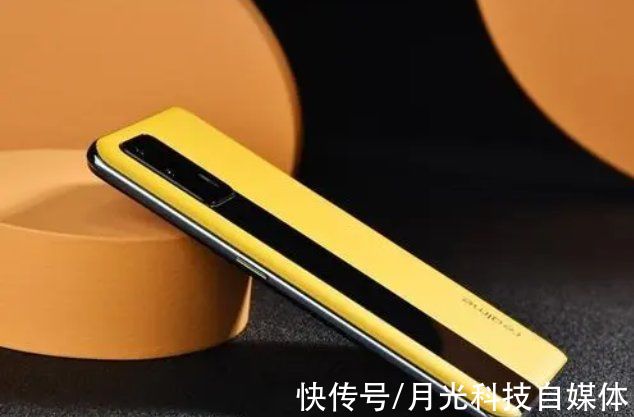 旗舰|快充旗舰加速退场，71万跑分+65W+12GB，已跌破2000元