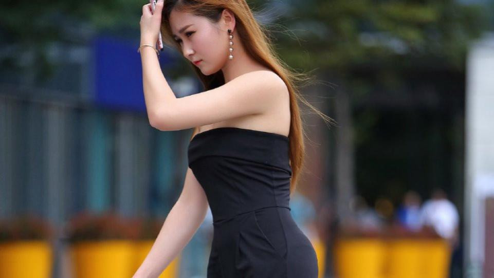 气场|觉得自己气场不够? 小姐姐黑色一字肩套装出街, 帮你一键出街