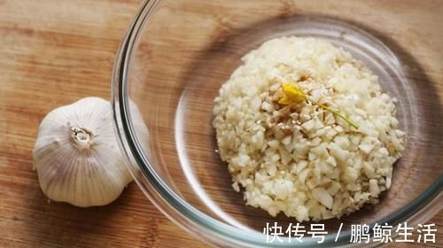 发酵液|用大蒜养花,长得快不烂根、20年不长虫叶子绿油油!花开长势旺盛