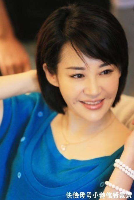 明星 不扮嫩的减龄秘密,都藏在发型里了,这些中年女明星早就知道