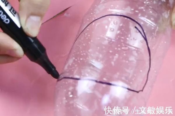 塑料瓶|塑料瓶上绑一根橡皮筋，放在厨房太强大了，轻松省下上百元！
