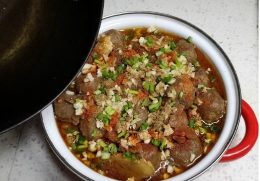  一个人吃饭的时候，我经常煮这样的菜，食材一锅煮，简单又美味