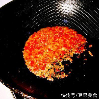 蒜泥|秒杀餐厅大厨，正宗超级下饭菜之剁椒带鱼自己在家做