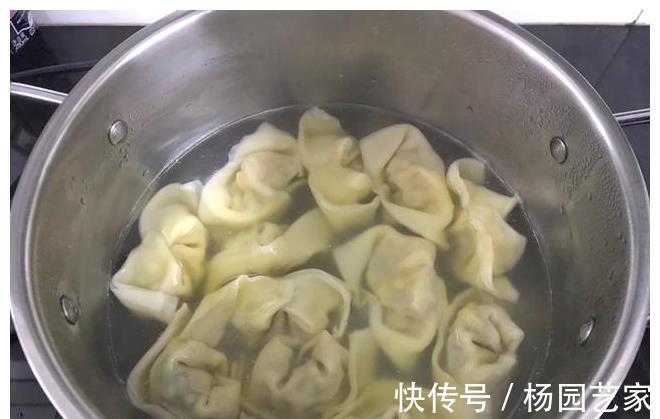 多汁|春天尝鲜，韭菜白菜靠边站，这两种食材正当季，鲜美多汁，别错过