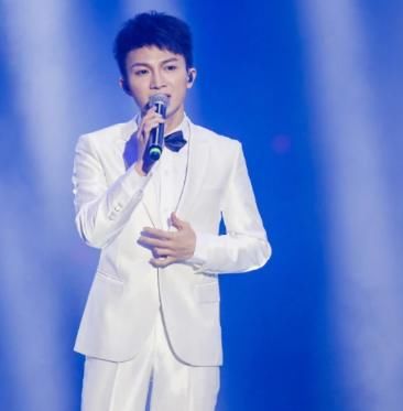 现在官方出面认可周深的合作伙伴范围会大大拓宽