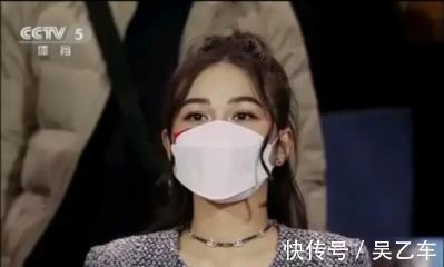 越南|央视镜头下越南美女球迷真多,李铁因祸得福,足协为何这么有钱?