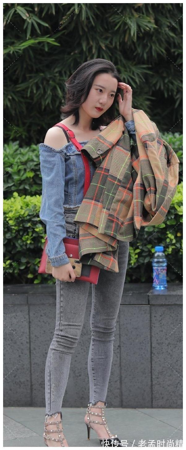 年轻姑娘|黑色修身牛仔裤搭配牛仔上衣,年轻姑娘的穿搭方式