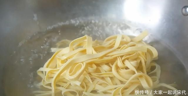 豆腐皮这样做实在太好吃了,吃一次就念念不忘,全家都爱吃