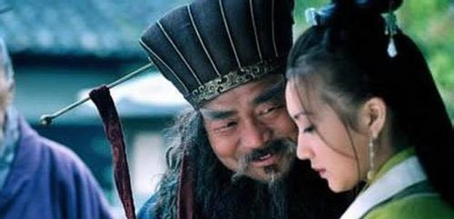 |董卓被砍头前,竟然喊了如此搞笑的一句话如今却成了网络用语!