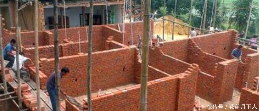 房屋|宁听门前乱嚷嚷, 不愿房后脚板响, 是啥意思, 农民盖房还真有讲究!