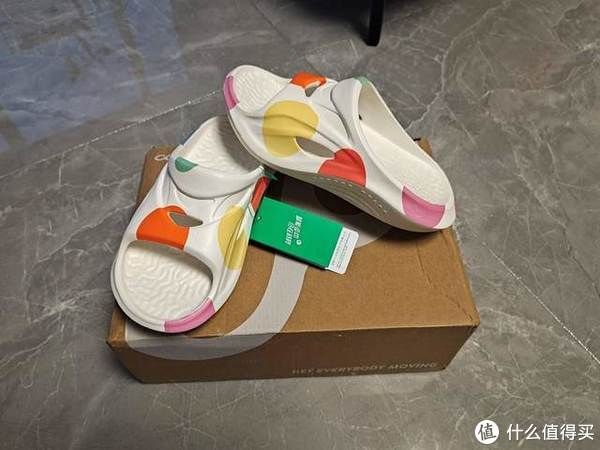 鞋子|拖鞋带有缓震功能是一种什么体验？
