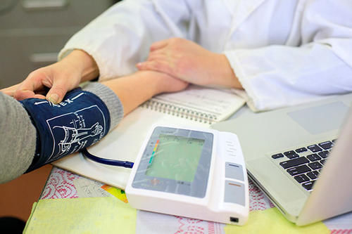 低血压|血压低于这个值,可能比高血压还危险!医生教你正确应对方法