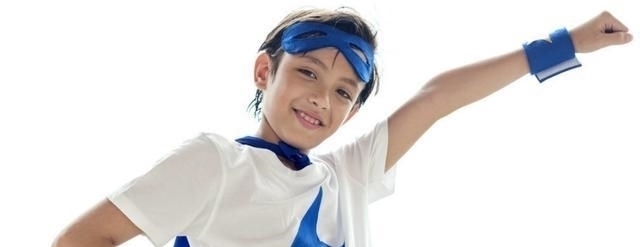 “慌张爸爸”火了，醒来后摸孩子脚丫、探鼻息，网友调侃：还活着