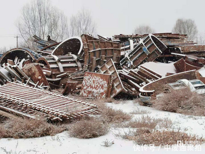 模板|拍卖成功!银川市的废旧墩柱异形模板一批以228.8万元成交