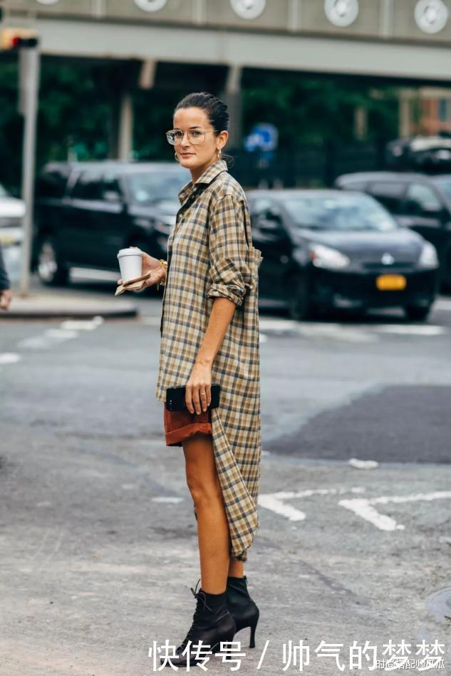 小白鞋已经不时髦了!裸靴才是今年的“宠儿”,这样搭气质翻倍