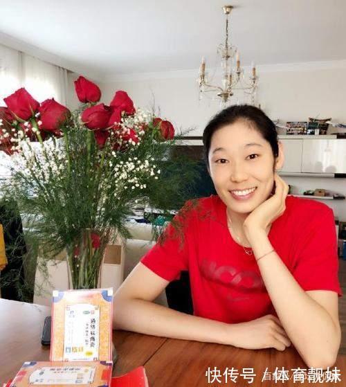 仲仲|朱婷宣布准备手术,将影响明年比赛安排,女排队长直播透露内幕!
