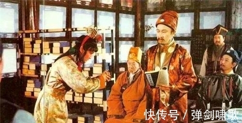 笞挞#《红楼梦》：看似迂腐的贾政原来上演了一出苦肉计！