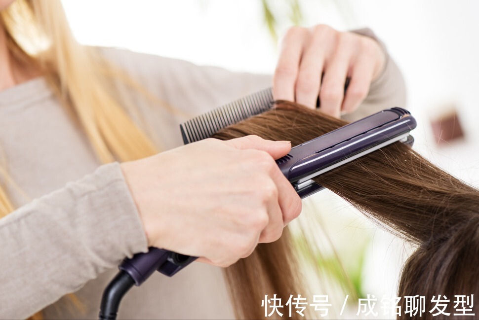 自来卷发质 沙发自来卷发质做直发,适合“软化柔顺”还是“离子烫拉直”?