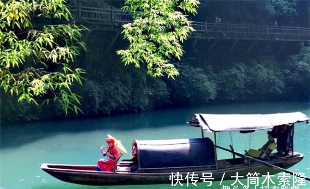 秋天!晚秋秋水诗词五首:秋水才深四五尺,野航恰受两三人