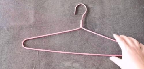 小常识|衣架上套个塑料袋，家政阿姨偷偷告诉我，厉害又实用，赶紧告诉家里人