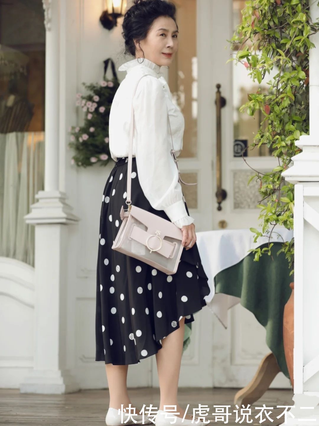 老气|这才是60岁女人该有的穿搭，记住这“四穿四不穿”，美到骨子里