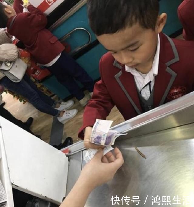 变形金刚|6岁儿子买1袋盐花了50元,宝妈上门讨说法,收银员:自己看监控