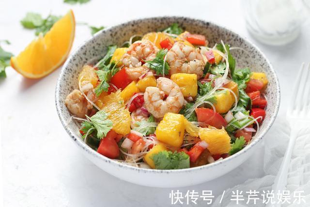 一道美味夏日沙拉，酸甜鲜嫩，颜值超高，十个人有九个喜欢