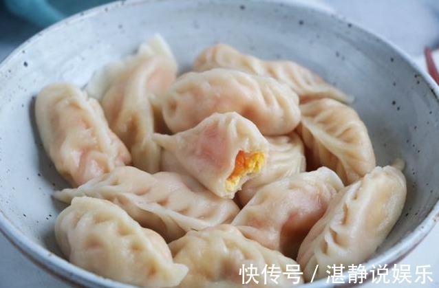 做法|西红柿别再拿来炒鸡蛋了,换个做法,老人孩子都爱吃,鲜嫩多汁