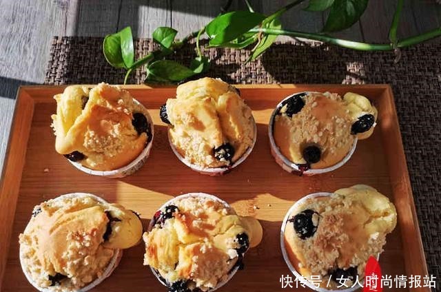 杯子蛋糕是个爆浆美味甜品,操作简单不用打发,好看又好吃哦