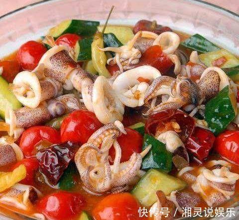 倒入|天气配美味可口的家常菜,香辣鲜香外酥里嫩,上桌就光盘