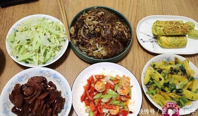 晚餐3素3荤,4人全吃光盘,都是家里存货,老妈功劳大