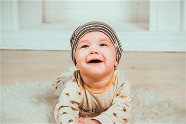 歧义|爸爸姓“是”,为双胞胎起名发愁,爷爷灵机一动,民警:好名字